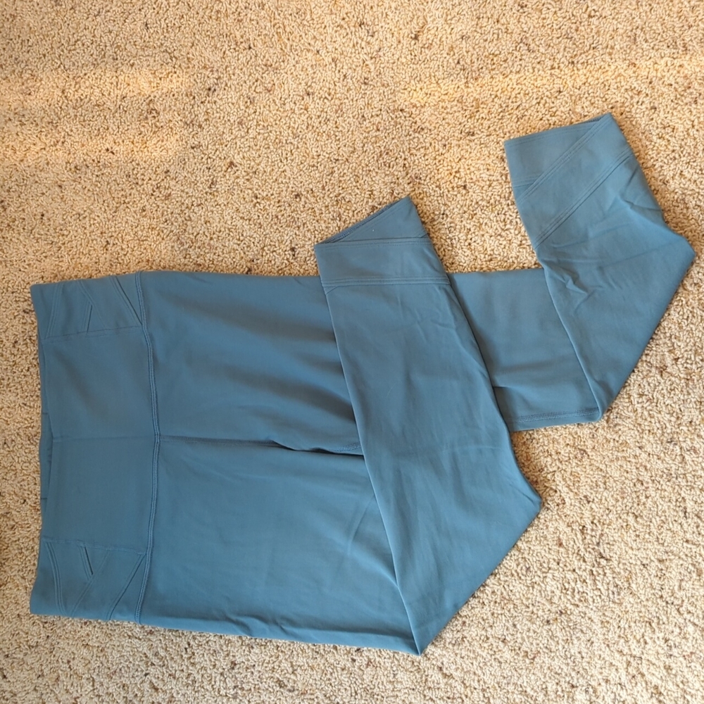Athleta elation pirouette 7/8 tight size M